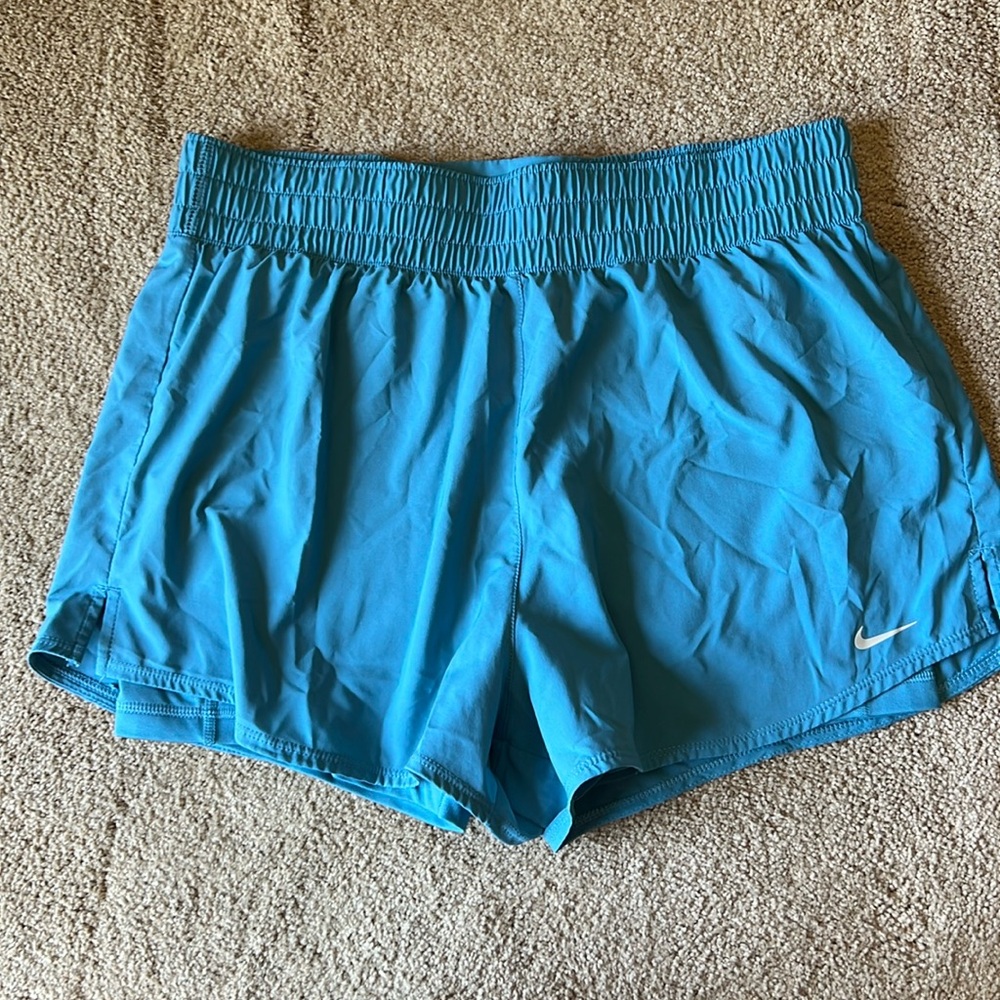 Like New Women's Dri-FIT High-Waisted 3" 2-in-1 Shorts